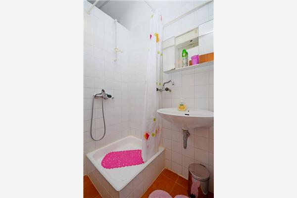 Apartment A2, for 5 persons