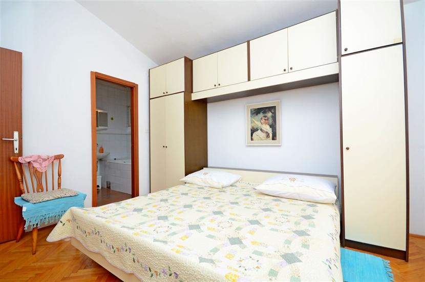 Apartment A2, for 5 persons