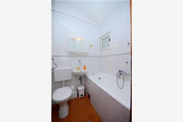 Apartment A2, for 5 persons