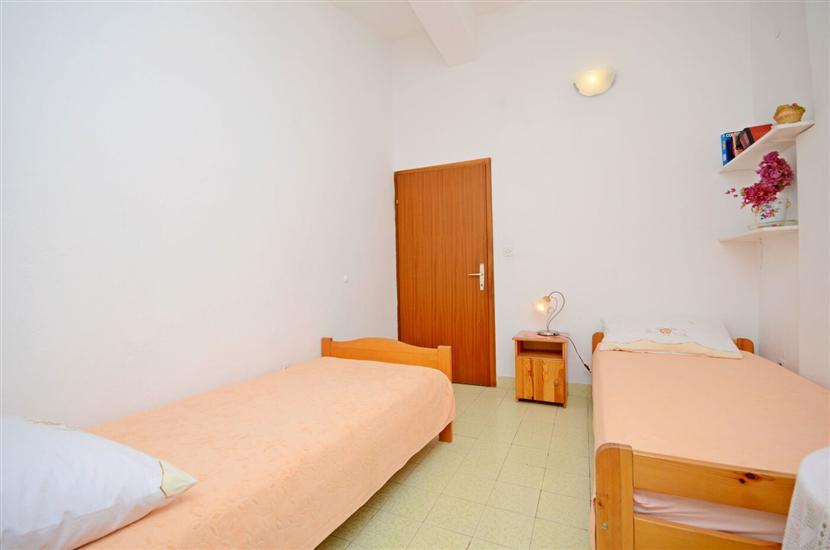 Apartment A2, for 5 persons