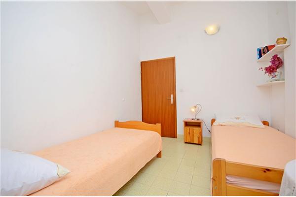 Apartment A2, for 5 persons