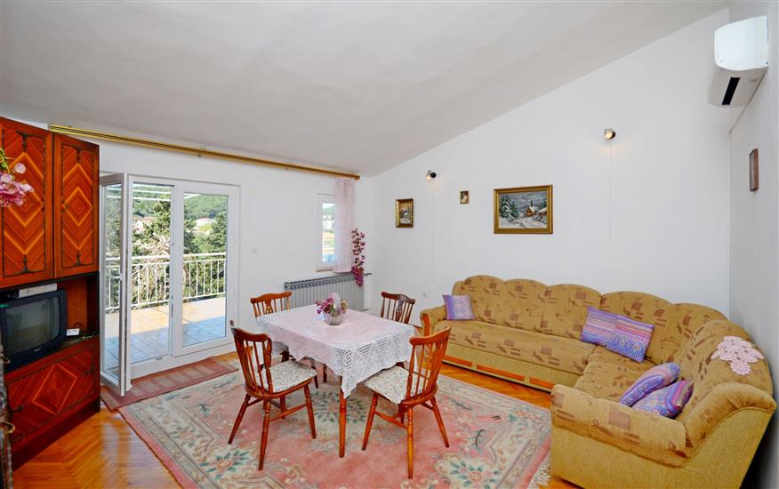 Apartment A2, for 5 persons