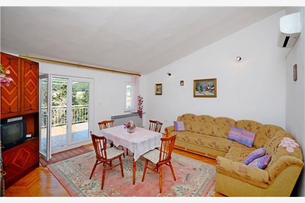 Apartment A2, for 5 persons