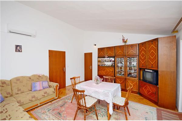 Apartment A2, for 5 persons