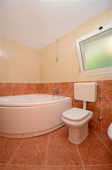 Apartment A4, for 5 persons