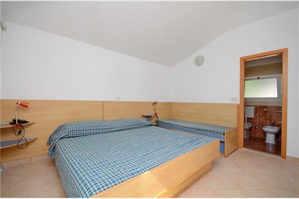 Apartment A4, for 5 persons