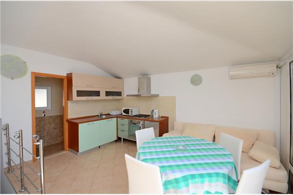 Apartment A4, for 5 persons