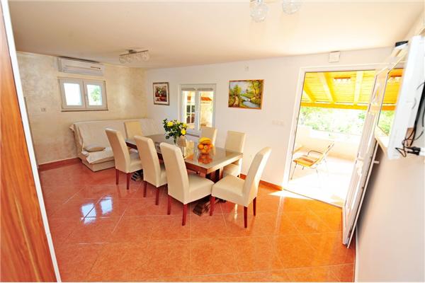 House K1, for 8 persons