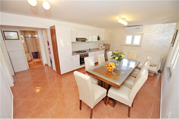 House K1, for 8 persons