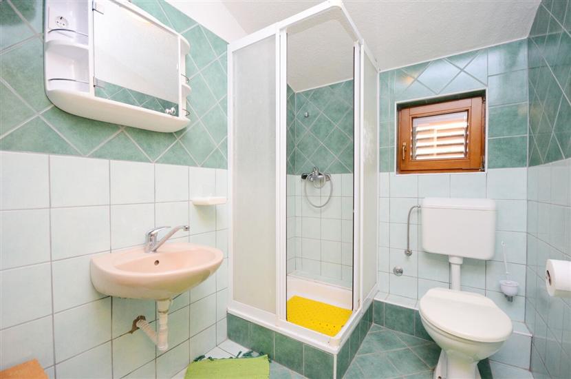 Apartment A2, for 5 persons