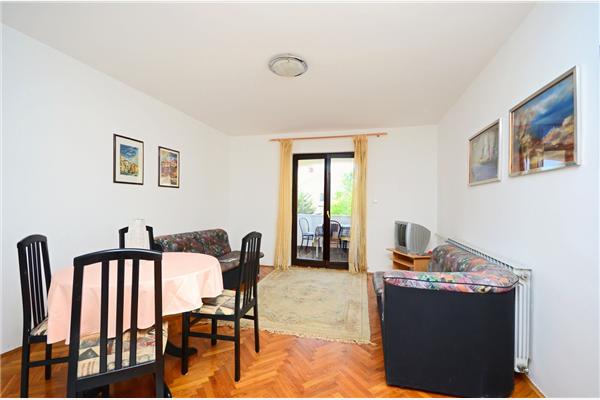 Apartment A1, for 5 persons