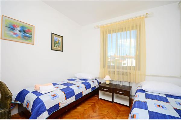 Apartment A1, for 5 persons