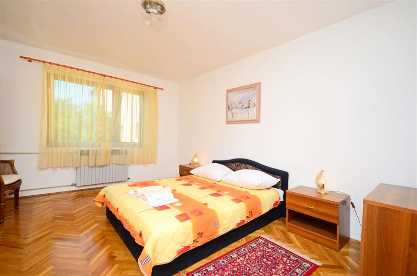 Apartment A1, for 5 persons