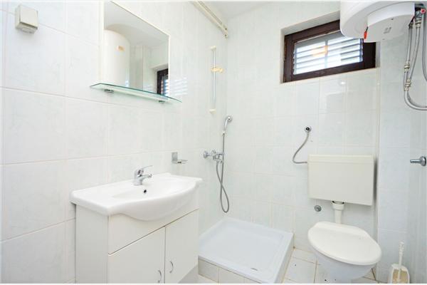 Apartment A1, for 5 persons