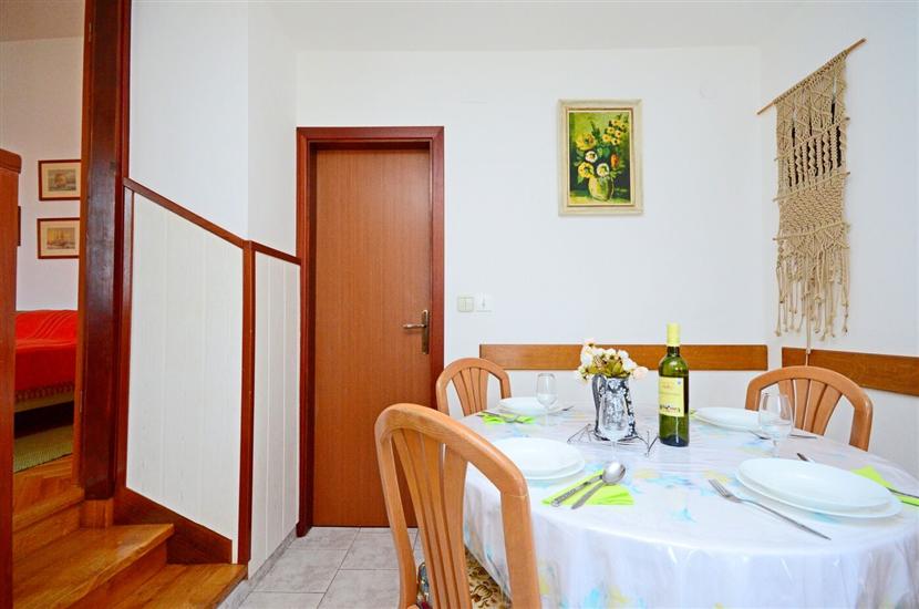 Apartment A2, for 5 persons