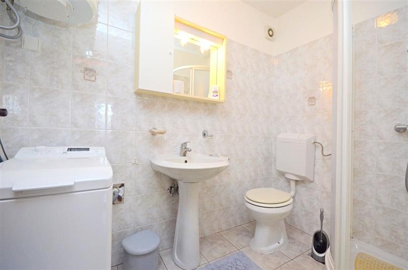 Apartment A2, for 5 persons