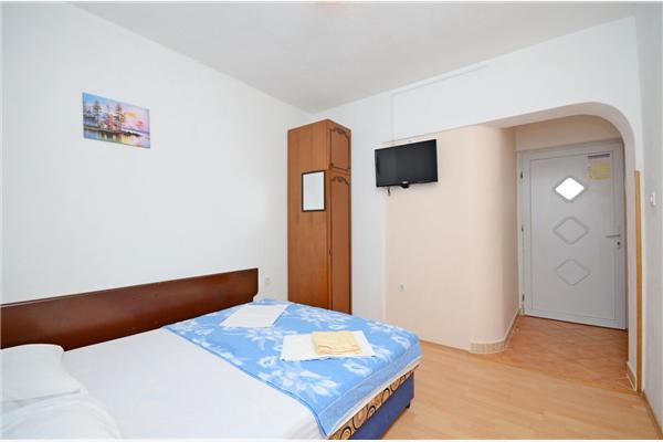 Apartment A8, for 2 persons