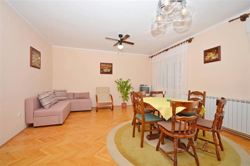 Apartment A1, for 6 persons