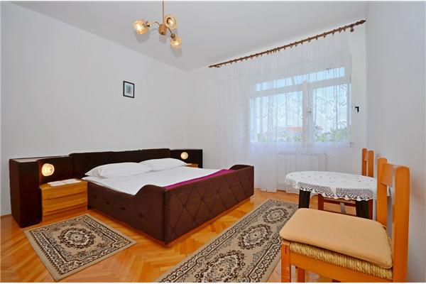 Apartment A1, for 6 persons