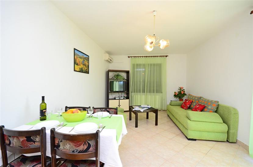 Apartment A1, for 5 persons