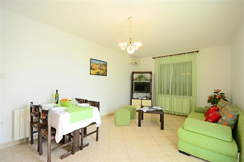 Apartment A1, for 5 persons