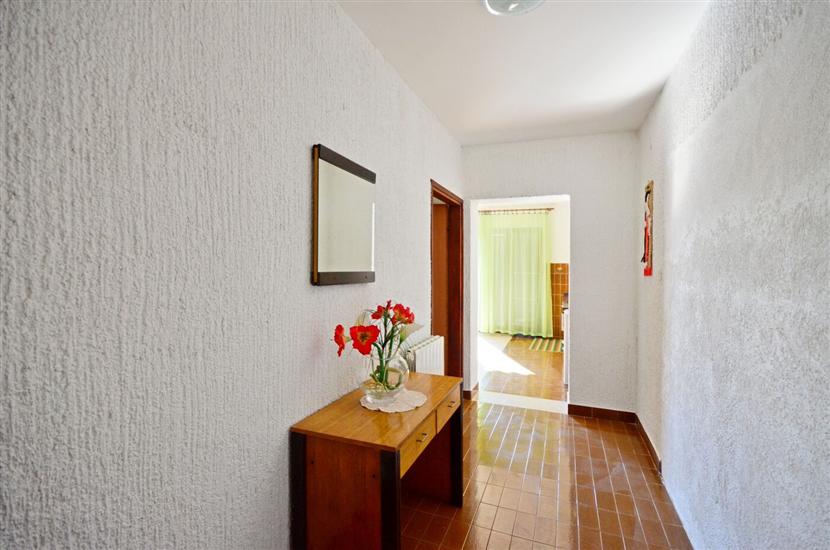 Apartment A1, for 5 persons