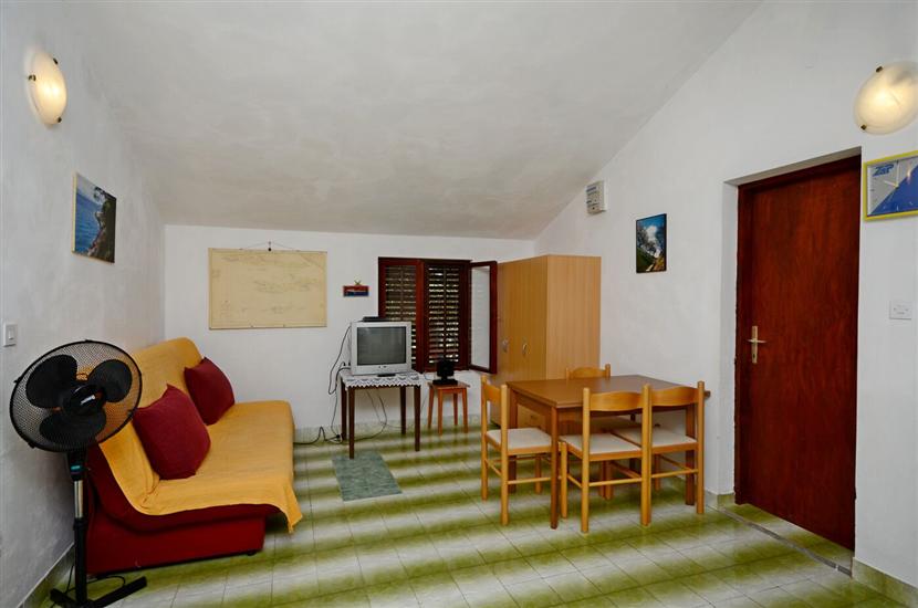 Apartment A1, for 5 persons