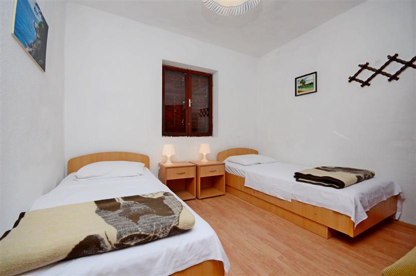 Apartment A2, for 5 persons