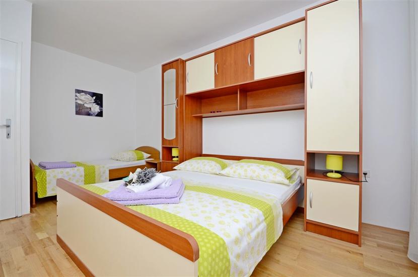 Apartment A2, for 5 persons
