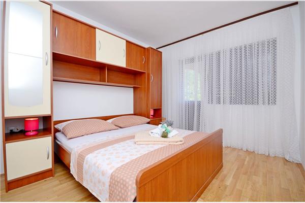 Apartment A2, for 5 persons