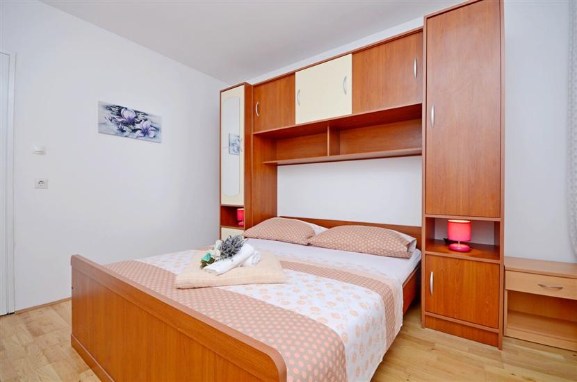 Apartment A2, for 5 persons
