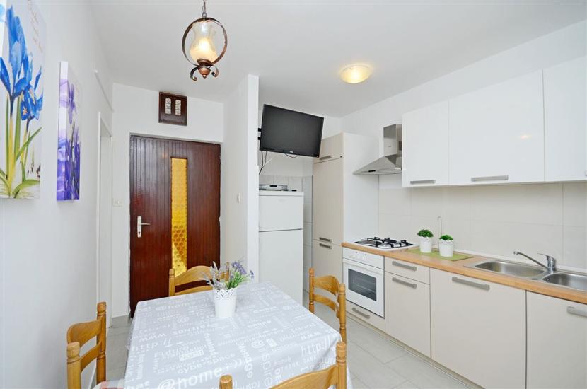 Apartment A2, for 5 persons