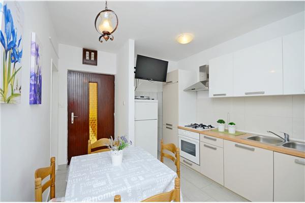 Apartment A2, for 5 persons