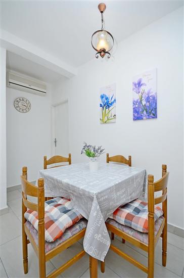 Apartment A2, for 5 persons