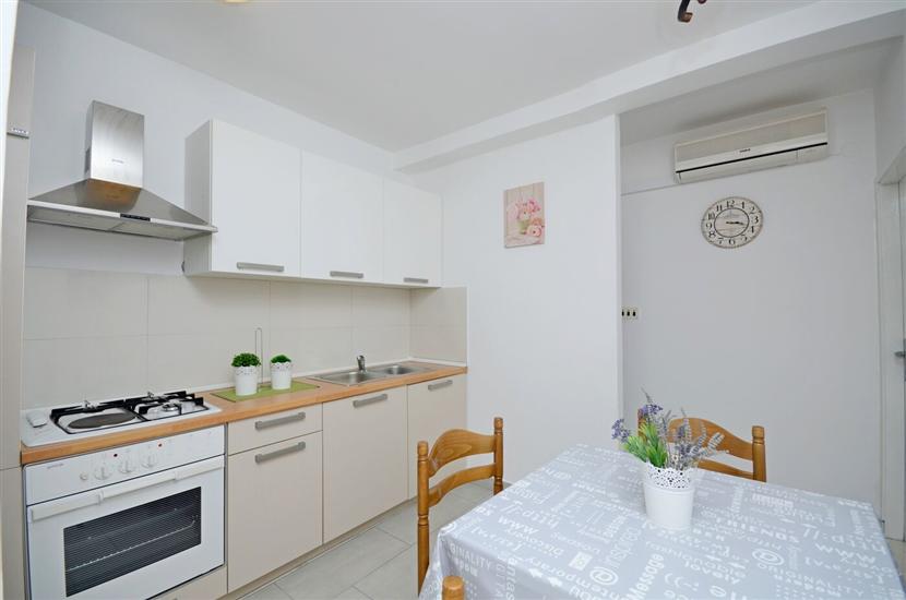 Apartment A2, for 5 persons