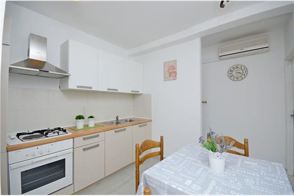 Apartment A2, for 5 persons