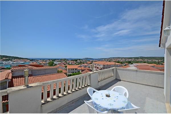 Apartment A2, for 5 persons