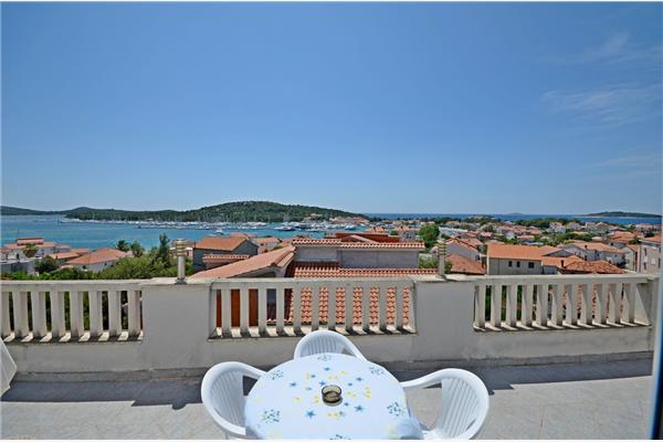 Apartment A2, for 5 persons