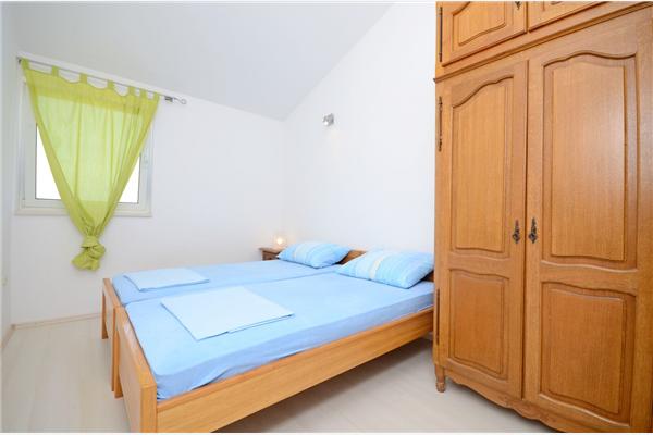 Apartment A2, for 5 persons