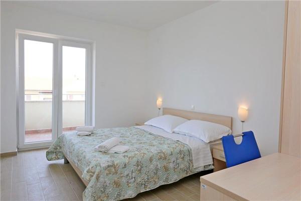 Apartment A1, for 5 persons