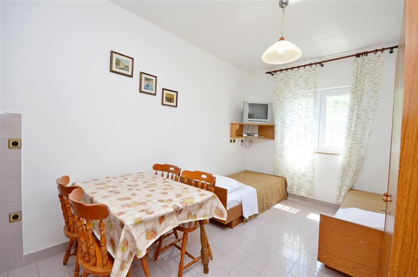 Apartment A4, for 4 persons