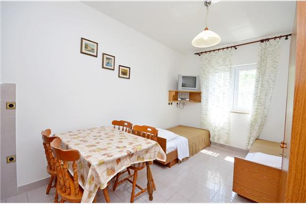 Apartment A4, for 4 persons
