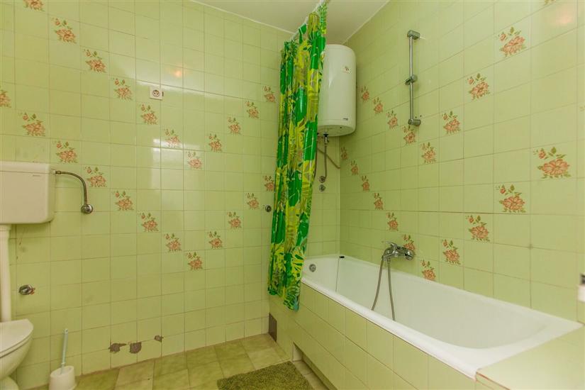 Apartment A2, for 6 persons