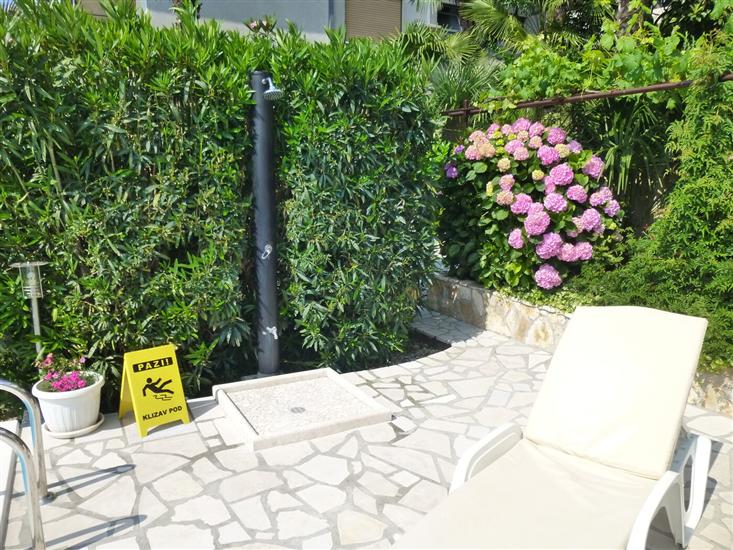 Apartments Grozić A2