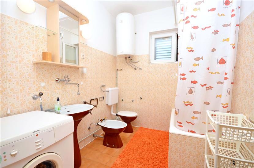 Apartment A2, for 5 persons