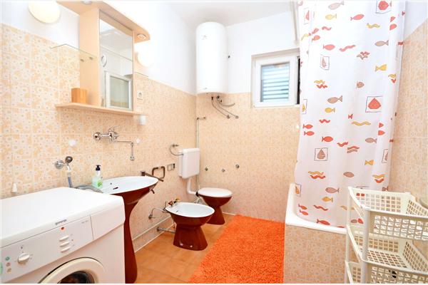 Apartment A2, for 5 persons