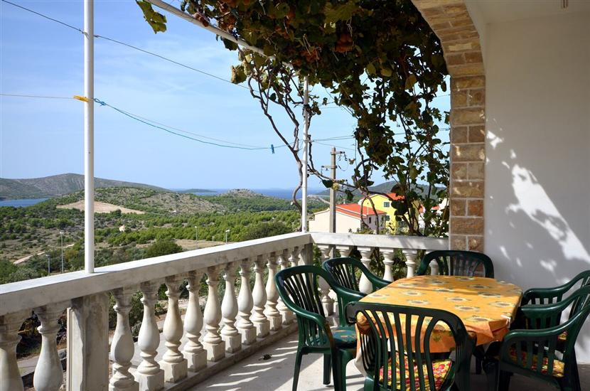 Apartment A3, for 6 persons