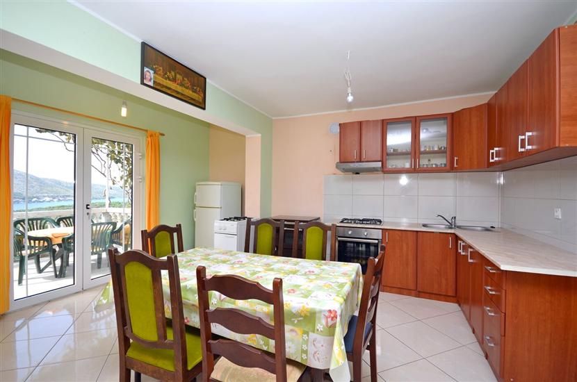 Apartment A3, for 6 persons