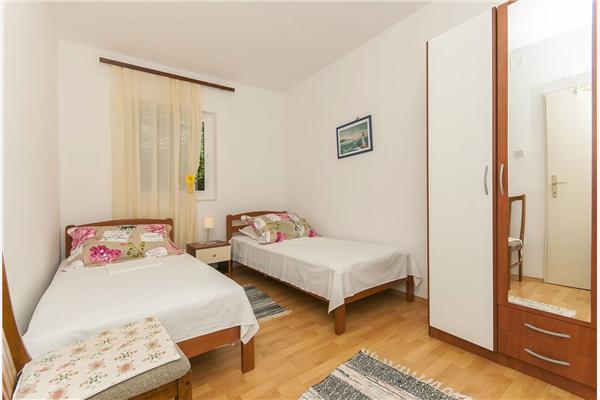 Apartment A1, for 5 persons