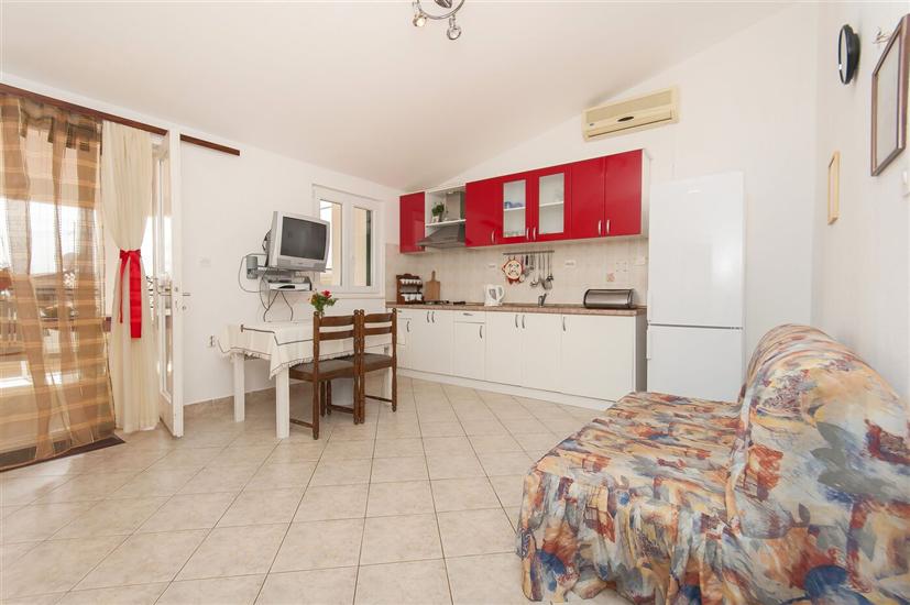 Apartment A2, for 5 persons